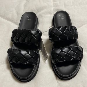 Flatform braided strap sandal